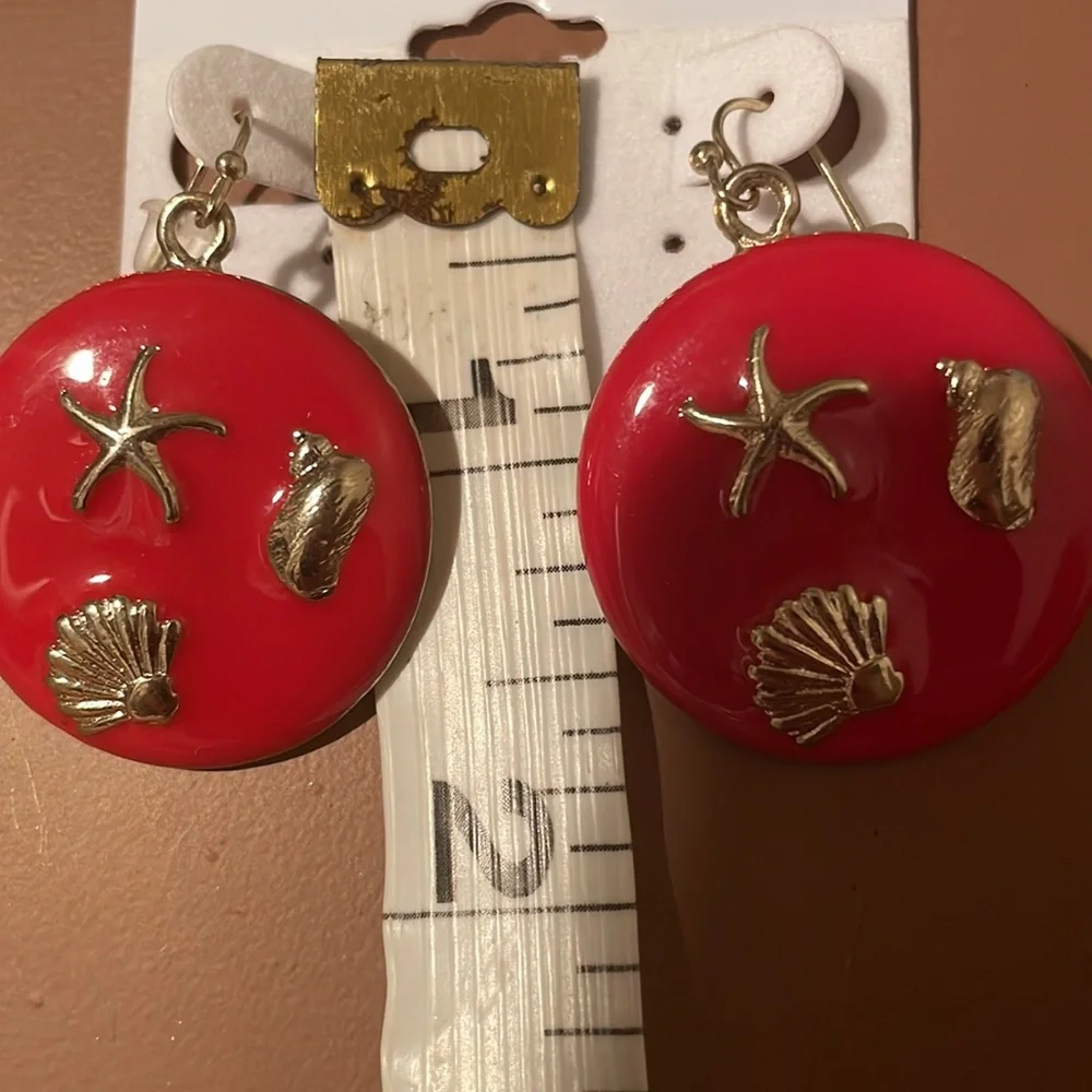 NWOT ocean theme dangle earrings
